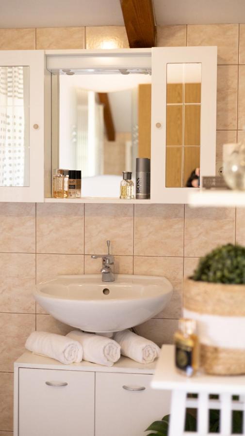 Apartmán Scardona Rustica, Bed & Breakfast With Jacuzzi, Bbq And Free Parking In Skradin, Krka Exteriér fotografie