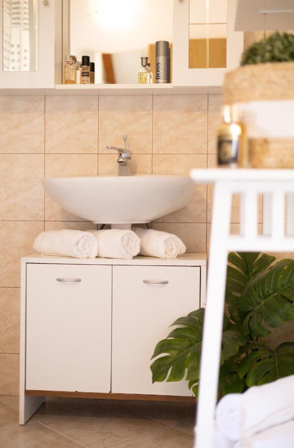 Apartmán Scardona Rustica, Bed & Breakfast With Jacuzzi, Bbq And Free Parking In Skradin, Krka Exteriér fotografie